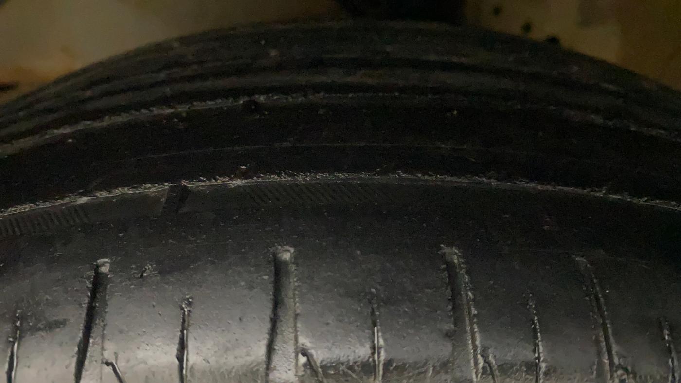 2018 Honda Brio S(O) MT, Petrol, Manual, 62,099 km, Left Front Tyre Tread
