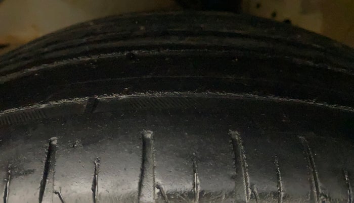 2018 Honda Brio S(O) MT, Petrol, Manual, 62,024 km, Left Front Tyre Tread