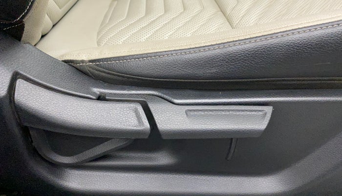 2021 KIA SONET HTX PLUS 1.5, Diesel, Manual, 28,073 km, Driver Side Adjustment Panel