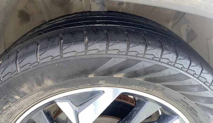 2020 Hyundai Creta SX (O) AT 1.5 DIESEL, Diesel, Automatic, 92,488 km, Right Front Tyre Tread
