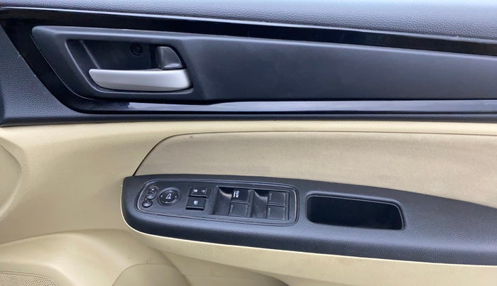 2020 Honda Amaze 1.2L I-VTEC V, Petrol, Manual, 46,172 km, Driver Side Door Panels Control