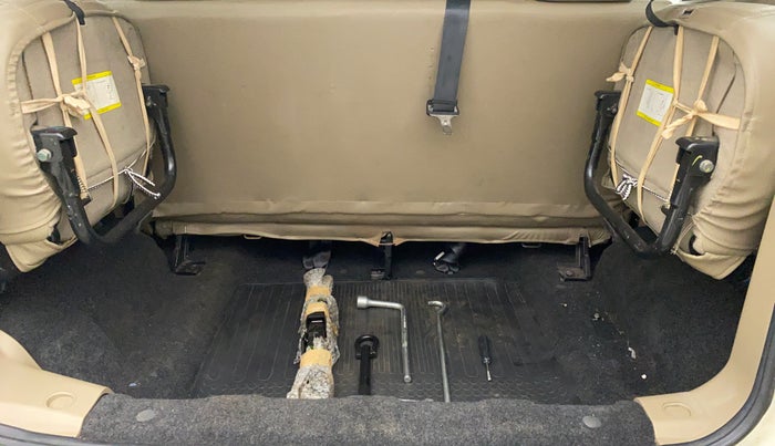 2017 Mahindra TUV300 T8 AT, Diesel, Automatic, 43,657 km, Boot Inside