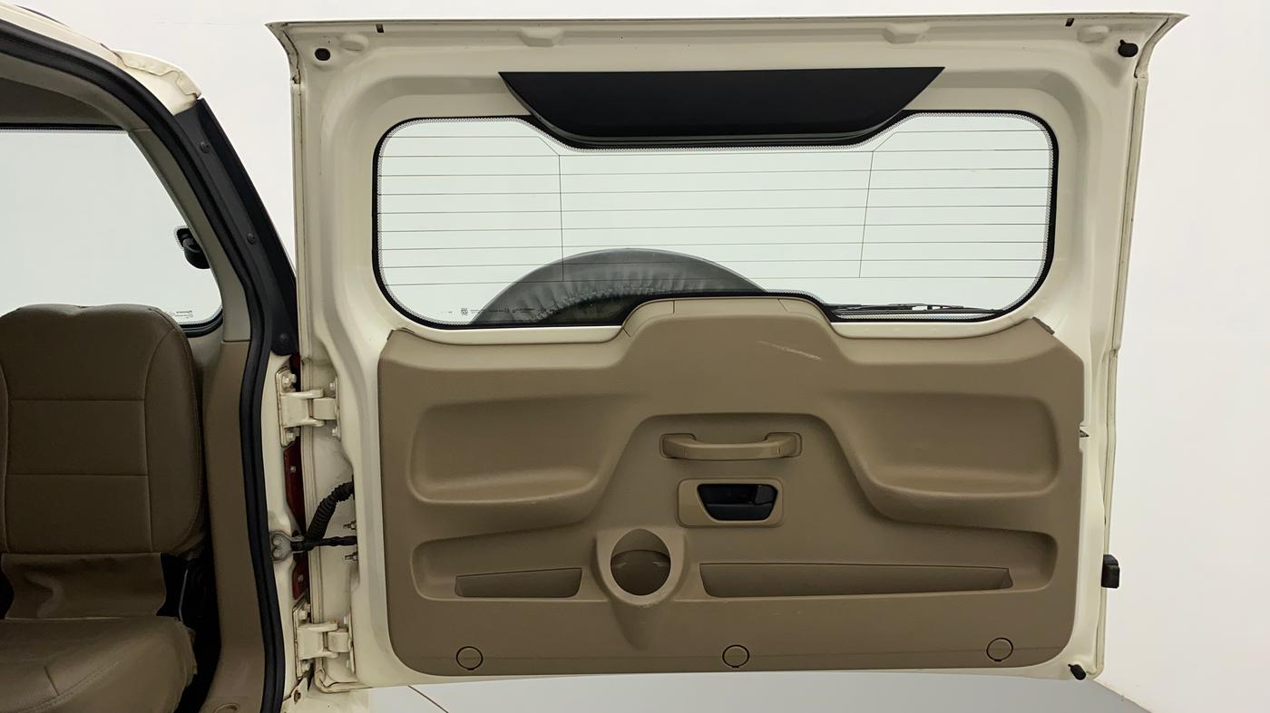 2017 Mahindra TUV300 T8 AT, Diesel, Automatic, 43,657 km, Boot Door Open
