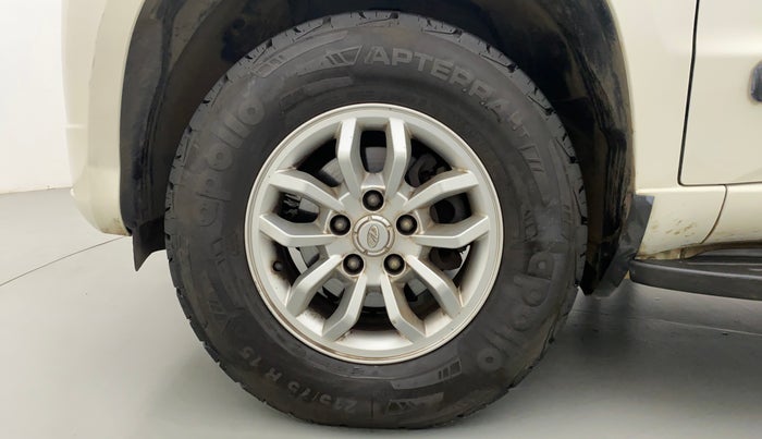2017 Mahindra TUV300 T8 AT, Diesel, Automatic, 43,657 km, Left Front Wheel