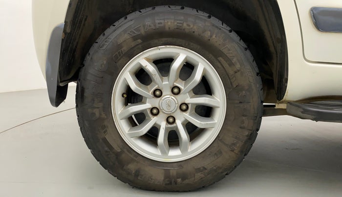 2017 Mahindra TUV300 T8 AT, Diesel, Automatic, 43,657 km, Right Rear Wheel