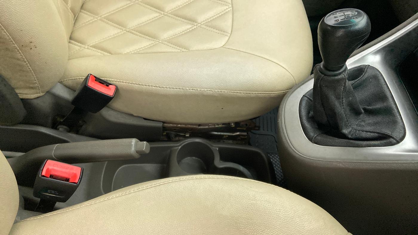 2014 Hyundai i10 SPORTZ 1.1, Petrol, Manual, 39,568 km, Gear Lever