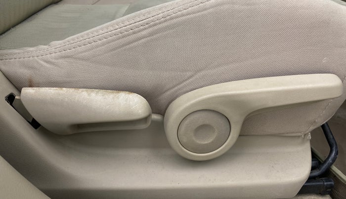 2017 Maruti Ciaz DELTA DIESEL 1.3, Diesel, Manual, 60,888 km, Driver Side Adjustment Panel