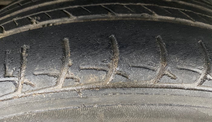 2017 Maruti Ciaz DELTA DIESEL 1.3, Diesel, Manual, 60,888 km, Right Rear Tyre Tread