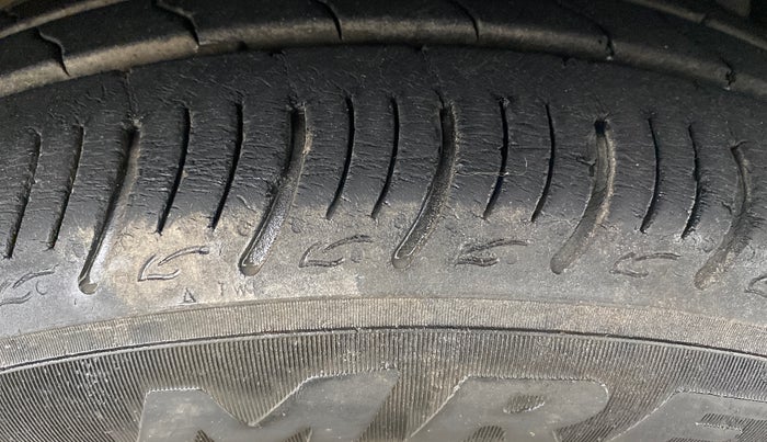 2017 Maruti Ciaz DELTA DIESEL 1.3, Diesel, Manual, 60,888 km, Right Front Tyre Tread