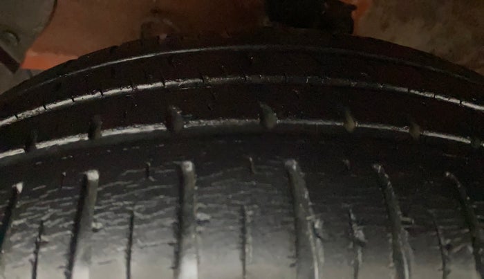 2018 Hyundai Grand i10 SPORTZ (O) AT 1.2 KAPPA VTVT, Petrol, Automatic, 24,691 km, Left Front Tyre Tread