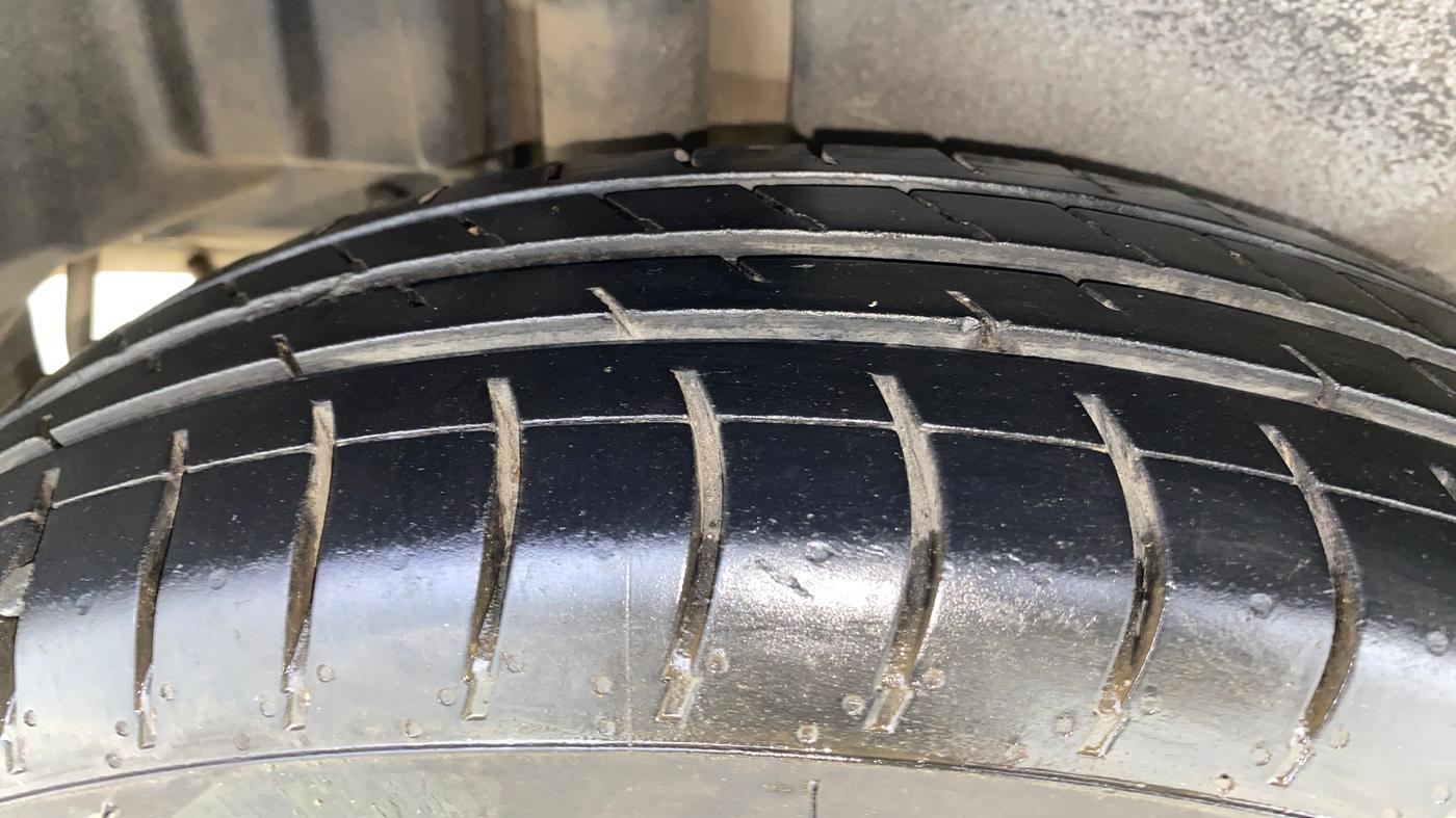 2015 Maruti Swift Dzire VXI, Petrol, Manual, 66,600 km, Right Rear Tyre Tread