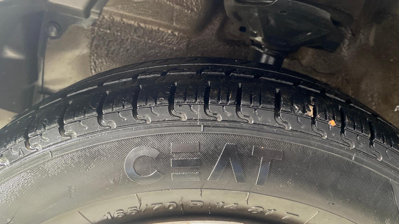 2014 Maruti Celerio VXI CNG, CNG, Manual, 1,09,624 km, Left Front Tyre Tread