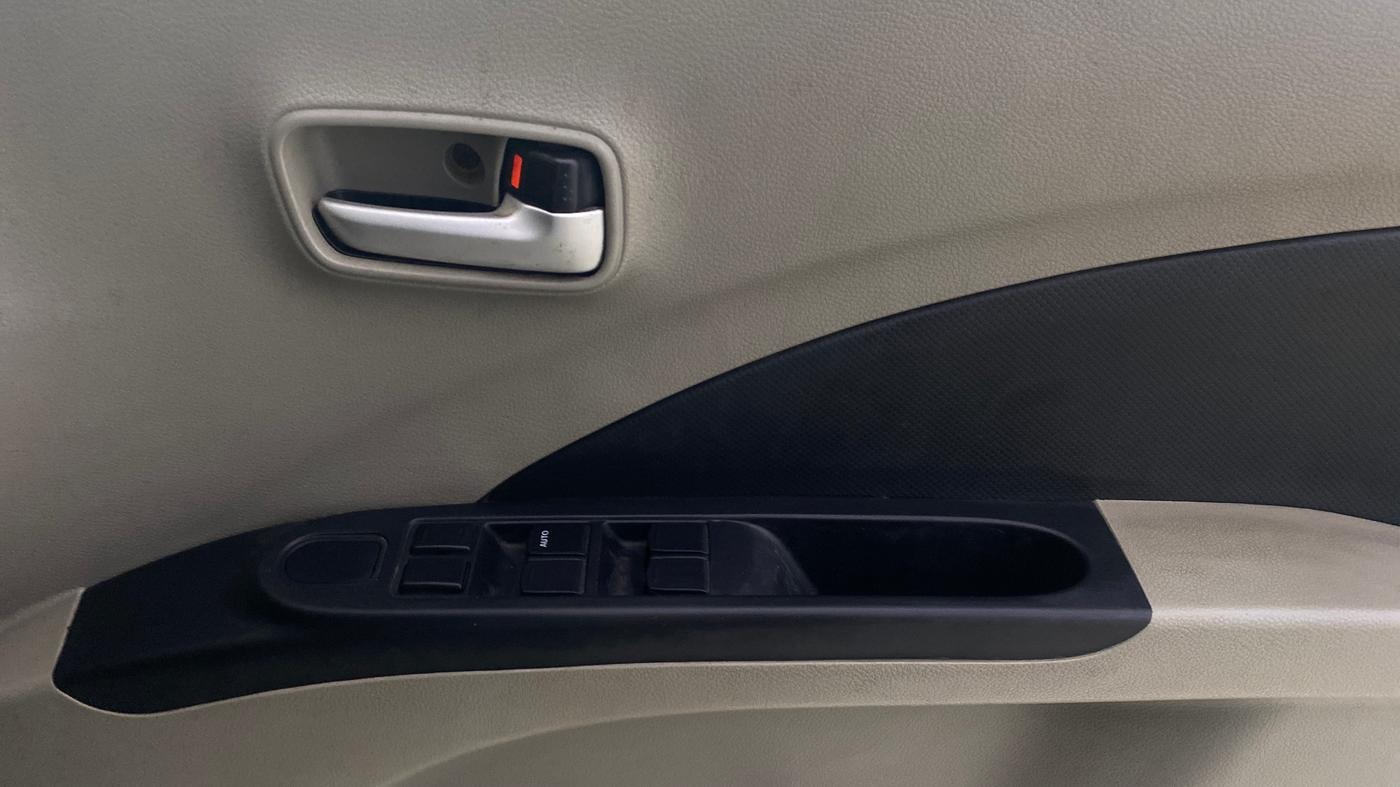 2014 Maruti Celerio VXI CNG, CNG, Manual, 1,09,624 km, Driver Side Door Panels Control