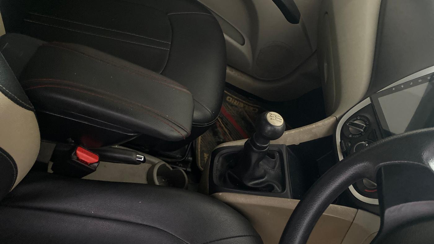 2014 Maruti Celerio VXI CNG, CNG, Manual, 1,09,624 km, Gear Lever