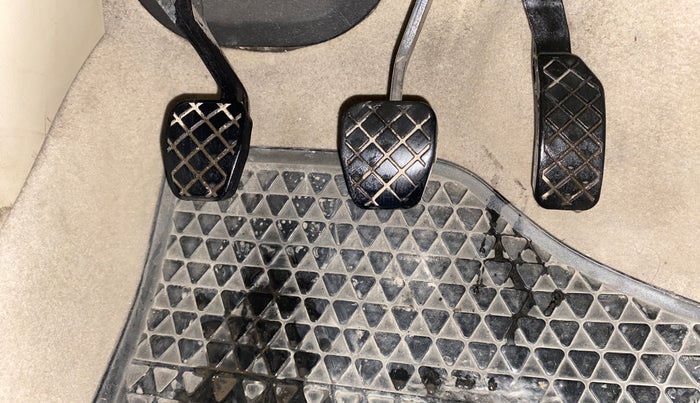 2014 Volkswagen Vento HIGHLINE DIESEL 1.6, Diesel, Manual, 80,229 km, Pedals