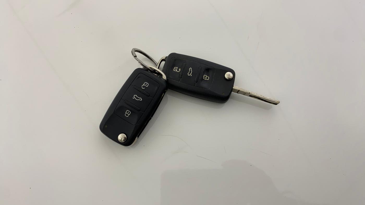 2014 Volkswagen Vento HIGHLINE DIESEL 1.6, Diesel, Manual, 80,340 km, Key Close Up