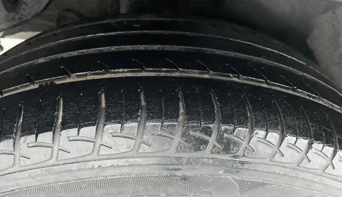 2015 Hyundai Creta 1.6 SX CRDI, Diesel, Manual, Right Rear Tyre Tread