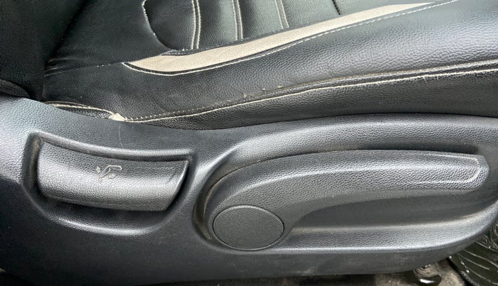 2015 Hyundai Creta 1.6 SX CRDI, Diesel, Manual, Driver Side Adjustment Panel