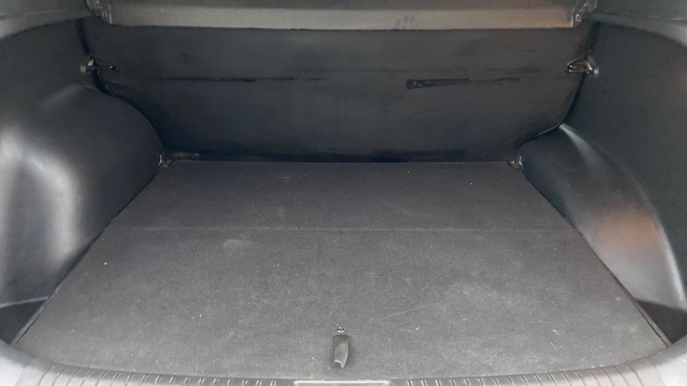 2015 Hyundai Creta 1.6 SX CRDI, Diesel, Manual, Boot Inside