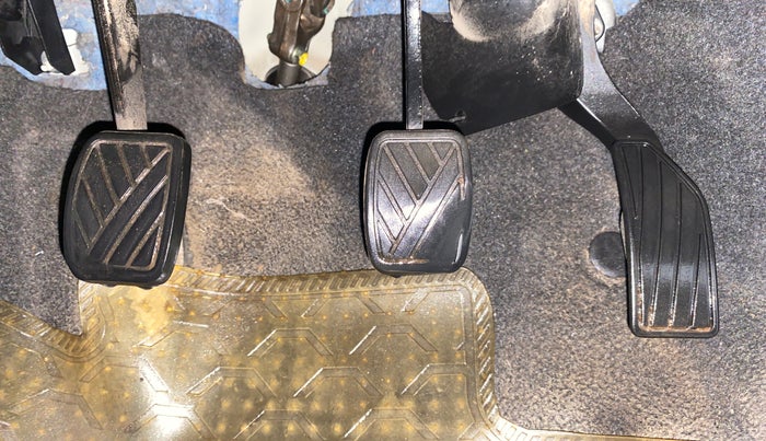 2014 Maruti Swift VXI, Petrol, Manual, 81,951 km, Pedals