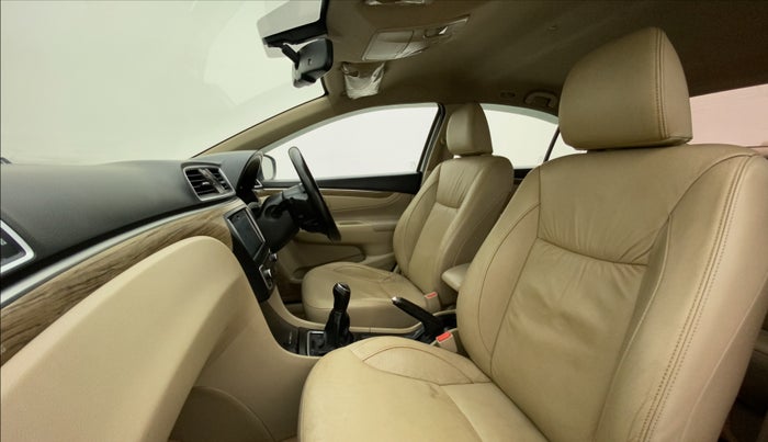 2018 Maruti Ciaz ALPHA DIESEL 1.3, Diesel, Manual, 1,03,357 km, Right Side Front Door Cabin