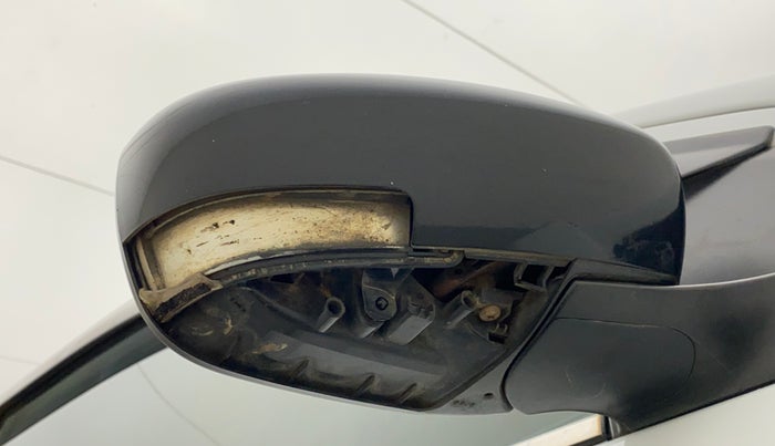 2018 Maruti Ciaz ALPHA DIESEL 1.3, Diesel, Manual, 1,03,357 km, Right rear-view mirror - Minor scratches