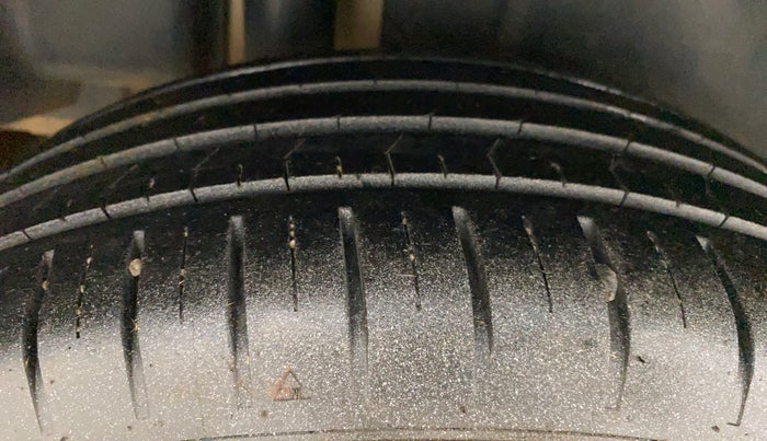 2018 Maruti Ciaz ALPHA DIESEL 1.3, Diesel, Manual, 1,03,357 km, Right Rear Tyre Tread