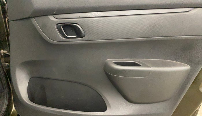 2016 Renault Kwid RXT 0.8, Petrol, Manual, 28,608 km, Driver Side Door Panels Control