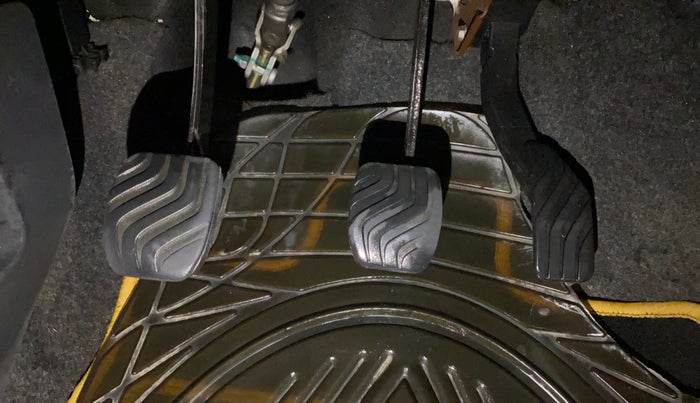 2016 Renault Kwid RXT 0.8, Petrol, Manual, 28,608 km, Pedals