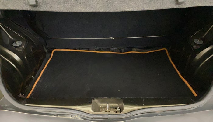 2016 Renault Kwid RXT 0.8, Petrol, Manual, 28,608 km, Boot Inside