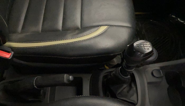 2016 Renault Kwid RXT 0.8, Petrol, Manual, 28,608 km, Gear Lever