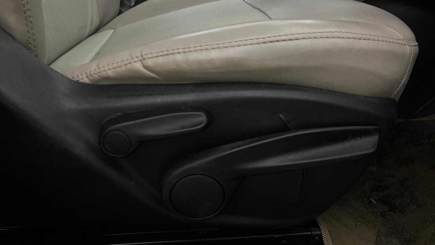 2019 Jeep Compass LONGITUDE (O) 2.0 DIESEL, Diesel, Manual, 39,486 km, Driver Side Adjustment Panel