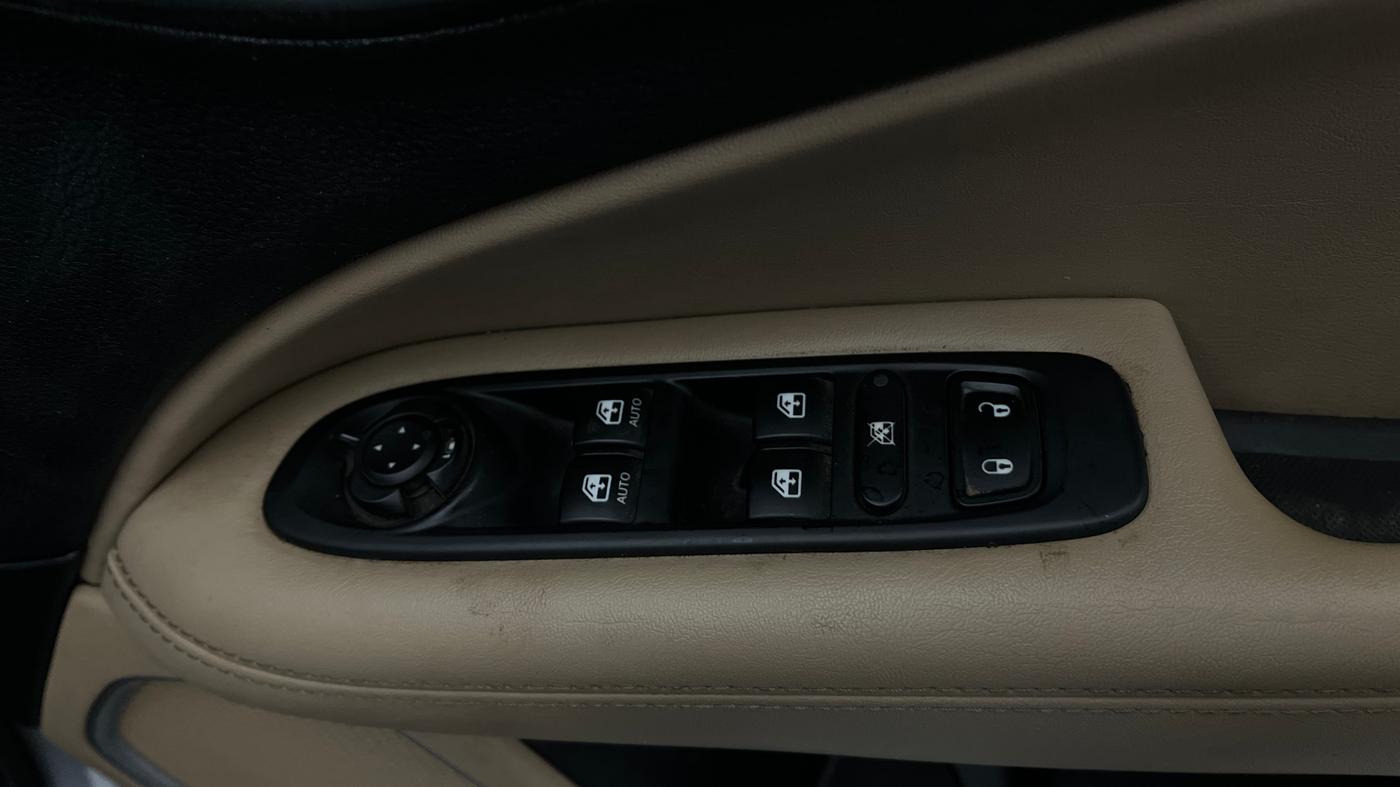 2019 Jeep Compass LONGITUDE (O) 2.0 DIESEL, Diesel, Manual, 39,486 km, Driver Side Door Panels Control