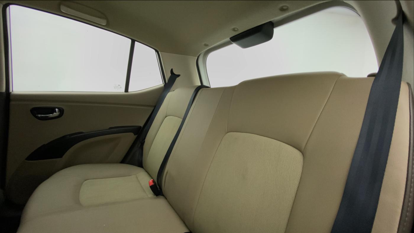2014 Hyundai i10 SPORTZ 1.1 IRDE2, Petrol, Manual, 27,422 km, Right Side Rear Door Cabin
