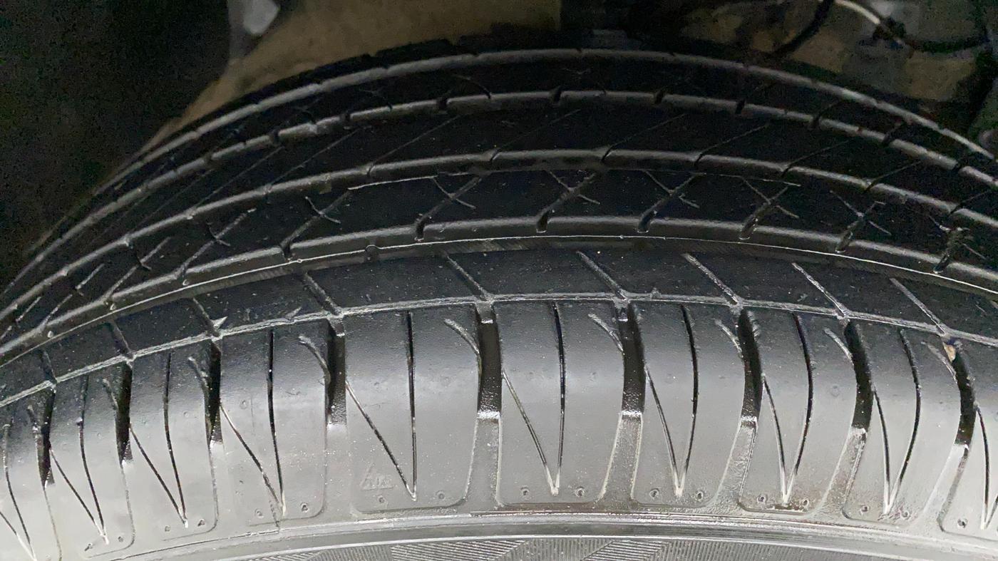 2021 Toyota URBAN CRUISER PREMIUM MT, Petrol, Manual, 18,370 km, Right Front Tyre Tread