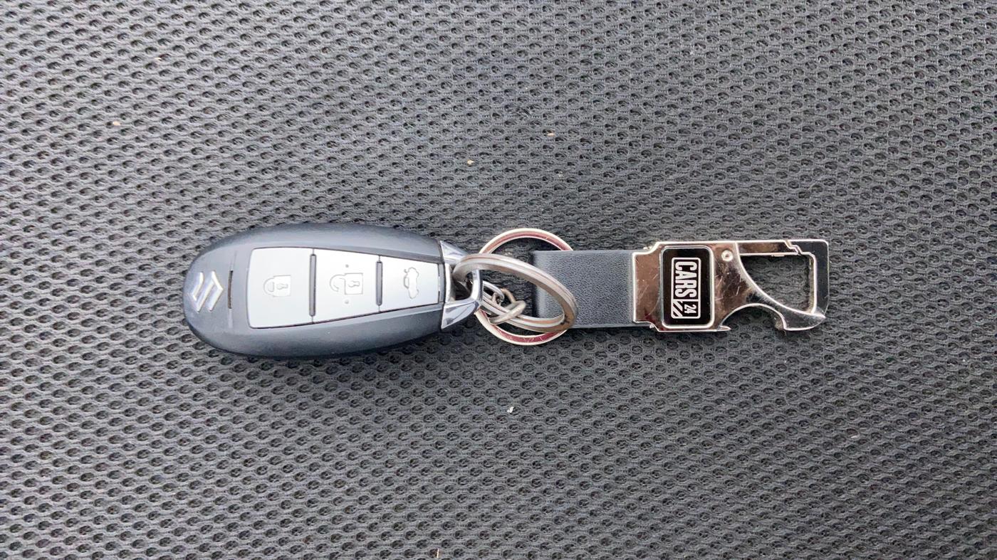 2016 Maruti Ciaz ZDI SHVS HYBIRD, Diesel, Manual, 1,43,966 km, Key Close-up