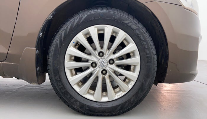 2016 Maruti Ciaz ZDI SHVS HYBIRD, Diesel, Manual, 1,43,966 km, Right Front Tyre
