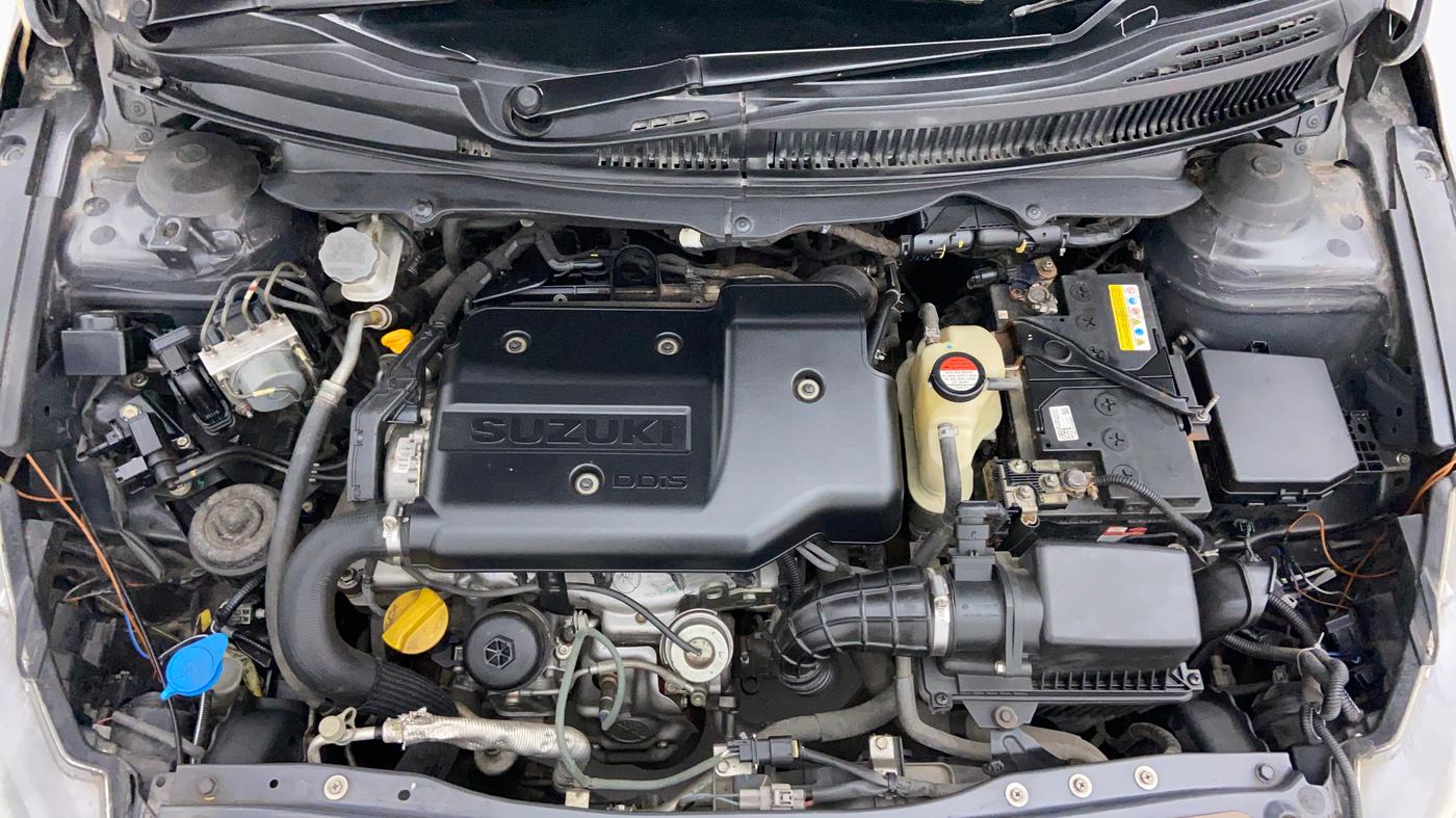 2016 Maruti Ciaz ZDI SHVS HYBIRD, Diesel, Manual, 1,43,966 km, Engine Bonet View