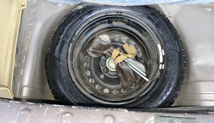 2013 Honda Brio VX MT, Petrol, Manual, 1,06,631 km, Spare Tyre