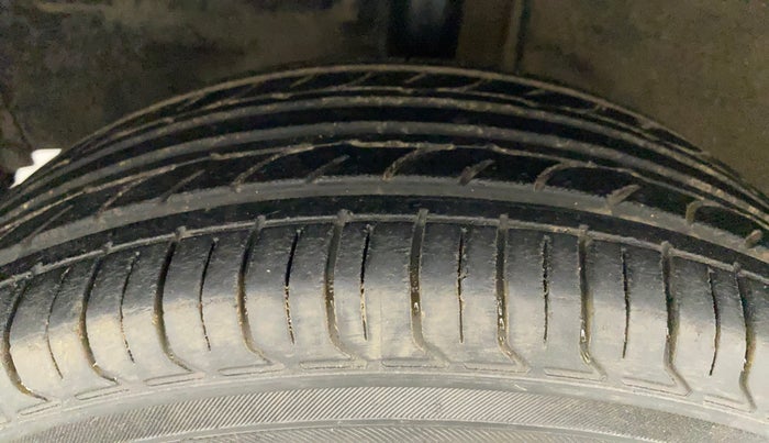 2012 Toyota Etios G, Petrol, Manual, 60,372 km, Left Front Tyre Tread