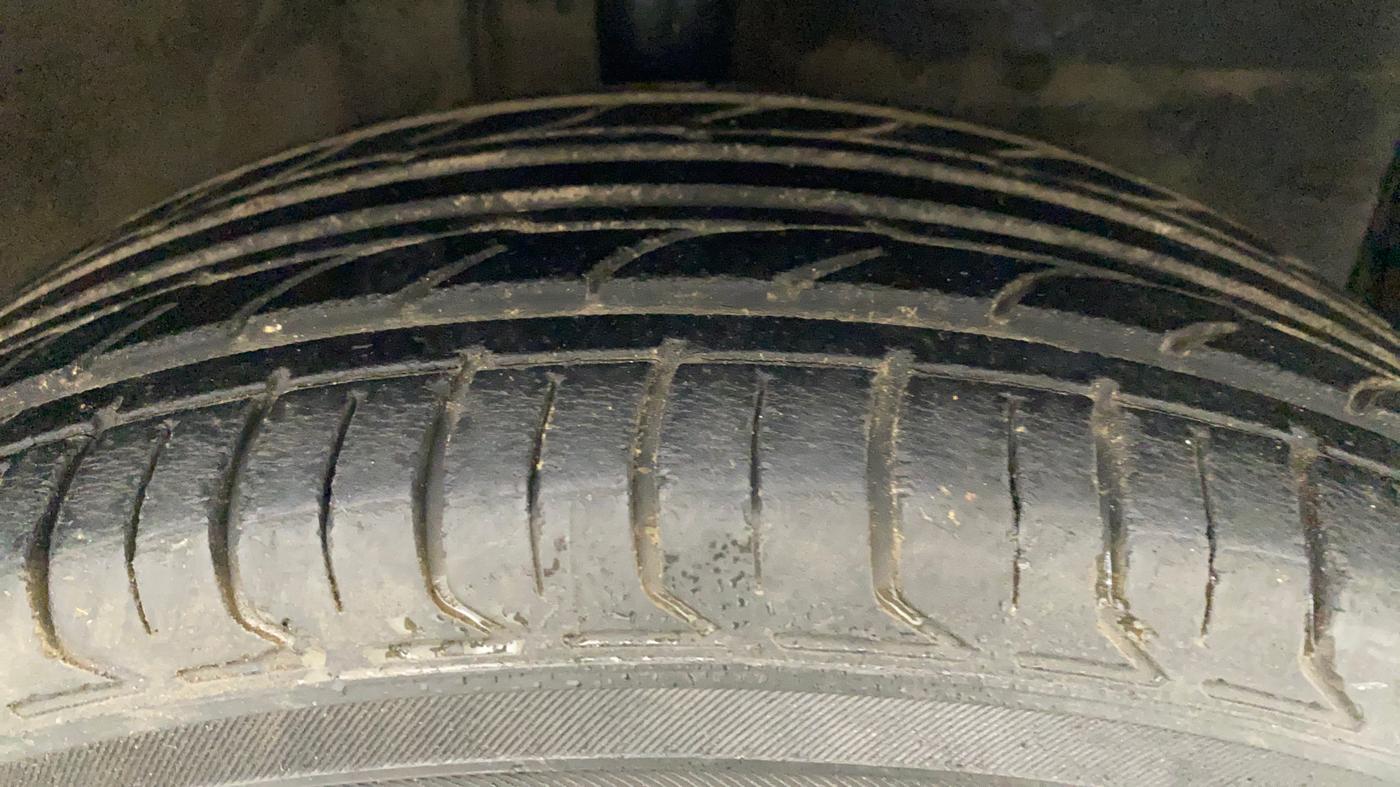 2012 Toyota Etios G, Petrol, Manual, 60,372 km, Right Front Tyre Tread
