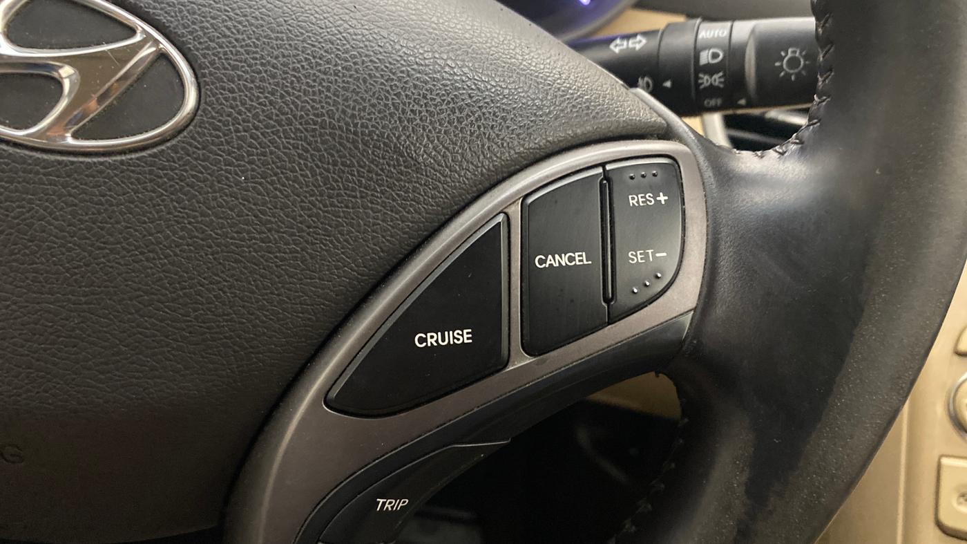 2013 Hyundai New Elantra 1.8 SX MT VTVT, Petrol, Manual, 1,15,979 km, Adaptive Cruise Control