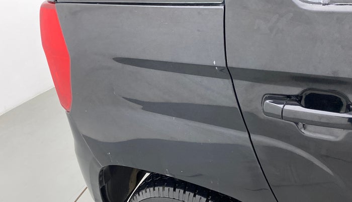 2016 Mahindra TUV300 T8, Diesel, Manual, 58,143 km, Right quarter panel - Slightly dented
