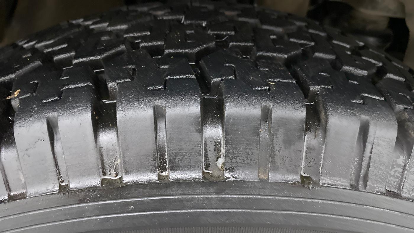 2016 Mahindra TUV300 T8, Diesel, Manual, 58,143 km, Right Front Tyre Tread