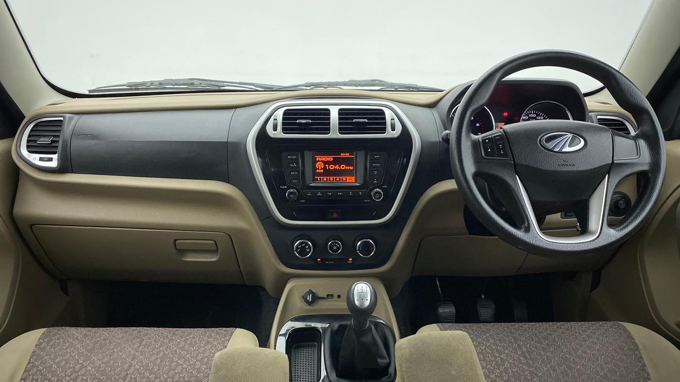 2016 Mahindra TUV300 T8, Diesel, Manual, 58,143 km, Dashboard