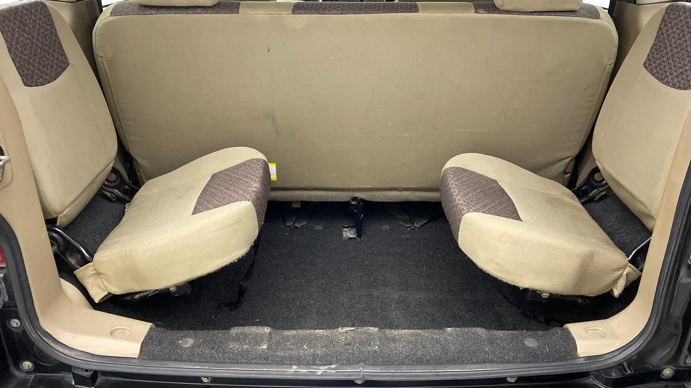2016 Mahindra TUV300 T8, Diesel, Manual, 58,143 km, Third Seat Row ( optional )