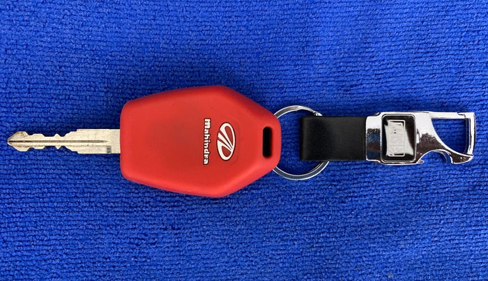 2016 Mahindra TUV300 T8, Diesel, Manual, 58,143 km, Key Close Up