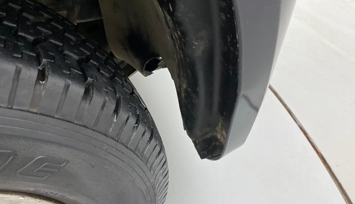 2016 Mahindra TUV300 T8, Diesel, Manual, 58,143 km, Right fender - Lining loose