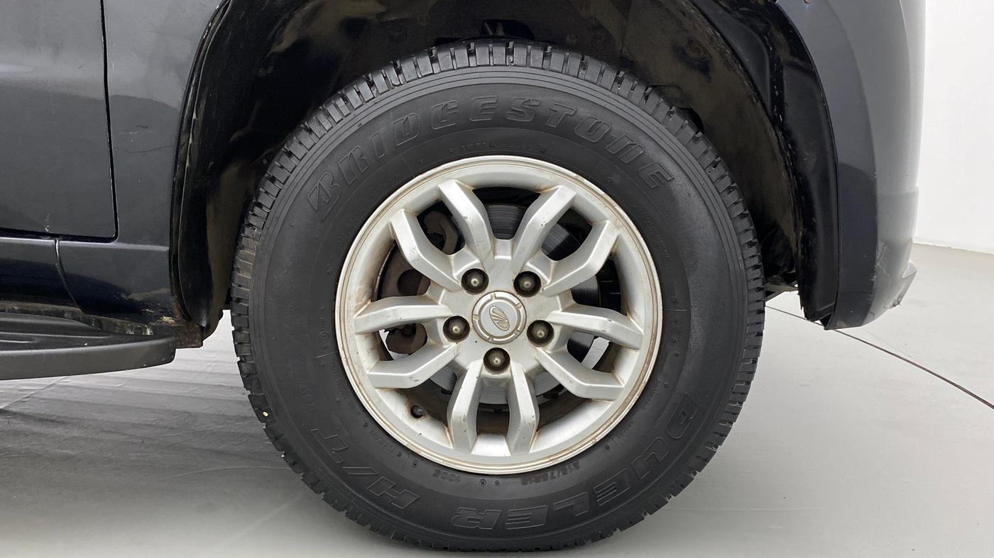 2016 Mahindra TUV300 T8, Diesel, Manual, 58,143 km, Right Front Wheel