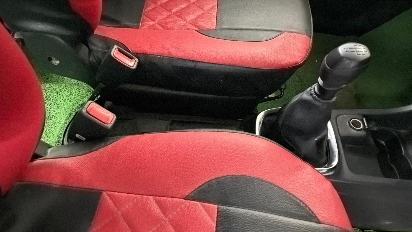 2018 Renault Kwid RXT 1.0 (O), Petrol, Manual, 49,255 km, Gear Lever